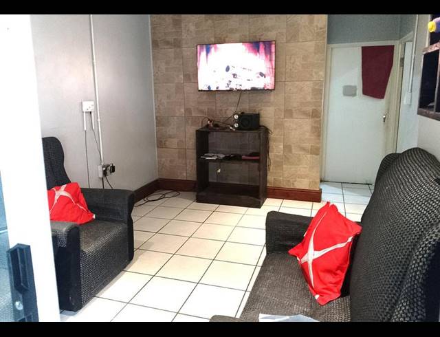 2 BEDROOM HOUSE FOR SALE IN THE HAGUE